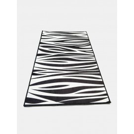 Black And White Geometric Pattern Floor Mats Flannel Water Absorption Antiskid Floor Mat Bath Room Door Mat